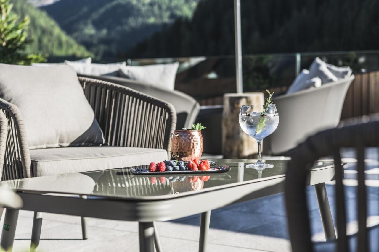 Hotel Chalet S - Dolomites Design - Adults Recommended Сельва-ди-Валь-Гардена Экстерьер фото
